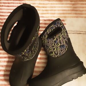 Big Kids Bogs Youth Boots Size 3